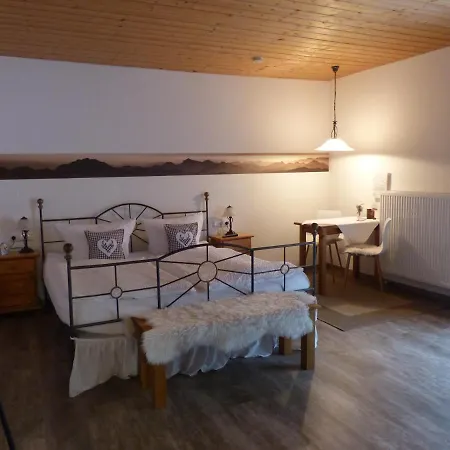 Gaestehaus Doering Pensjonat Mittenwald