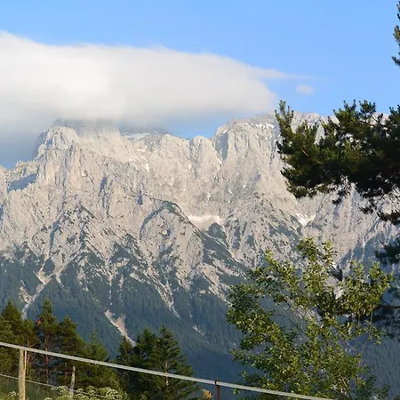 Gaestehaus Doering ゲストハウス ミッテンヴァルト